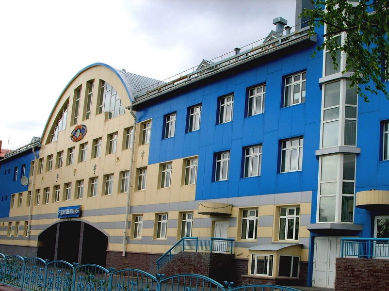 15 сентября 2002 г. построено и введено в эксплуатацию капитальное современное здание школы.